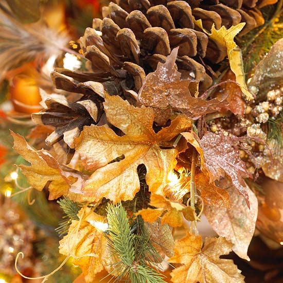Árvore de Natal-decorar-natural-materiais-decoração-cones-folhas de seda
