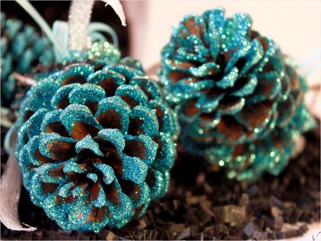 faça você mesmo a decoração da árvore de natal cones de purpurina azul