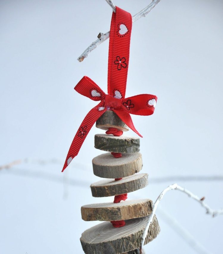Decorações para árvores de Natal-materiais naturais-madeira-disco-fita-fita vermelha
