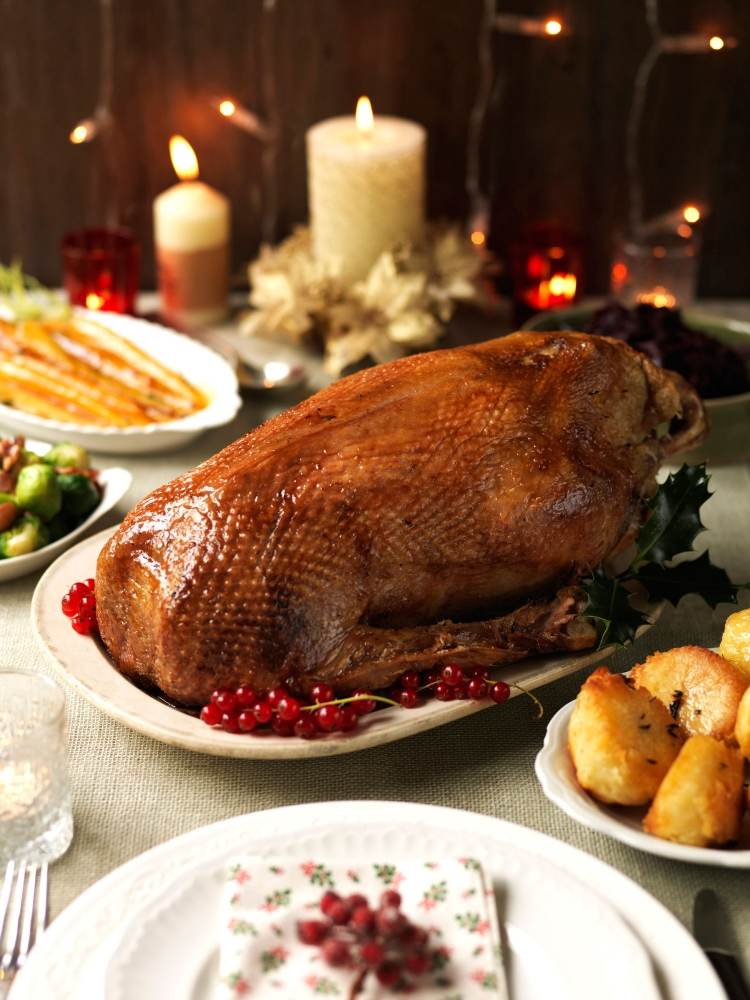 Christmas-dinner-ideas-simple-menu-receita-main-course-roast-duck-table