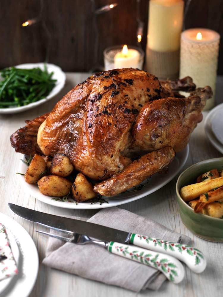 Christmas-dinner-ideas-simple-menu-main-course-roast-duck-serve-guarnição-batata