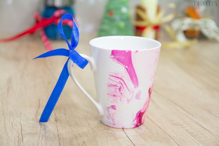 Idéias para presentes decoram copo de esmalte de última hora