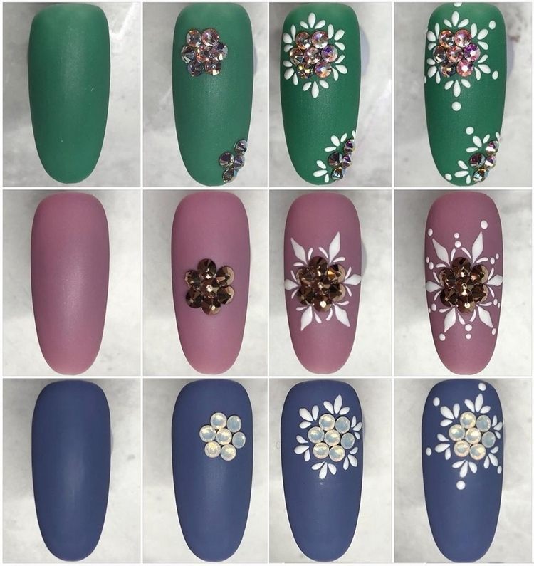 flocos de neve em unhas com strass e esmalte