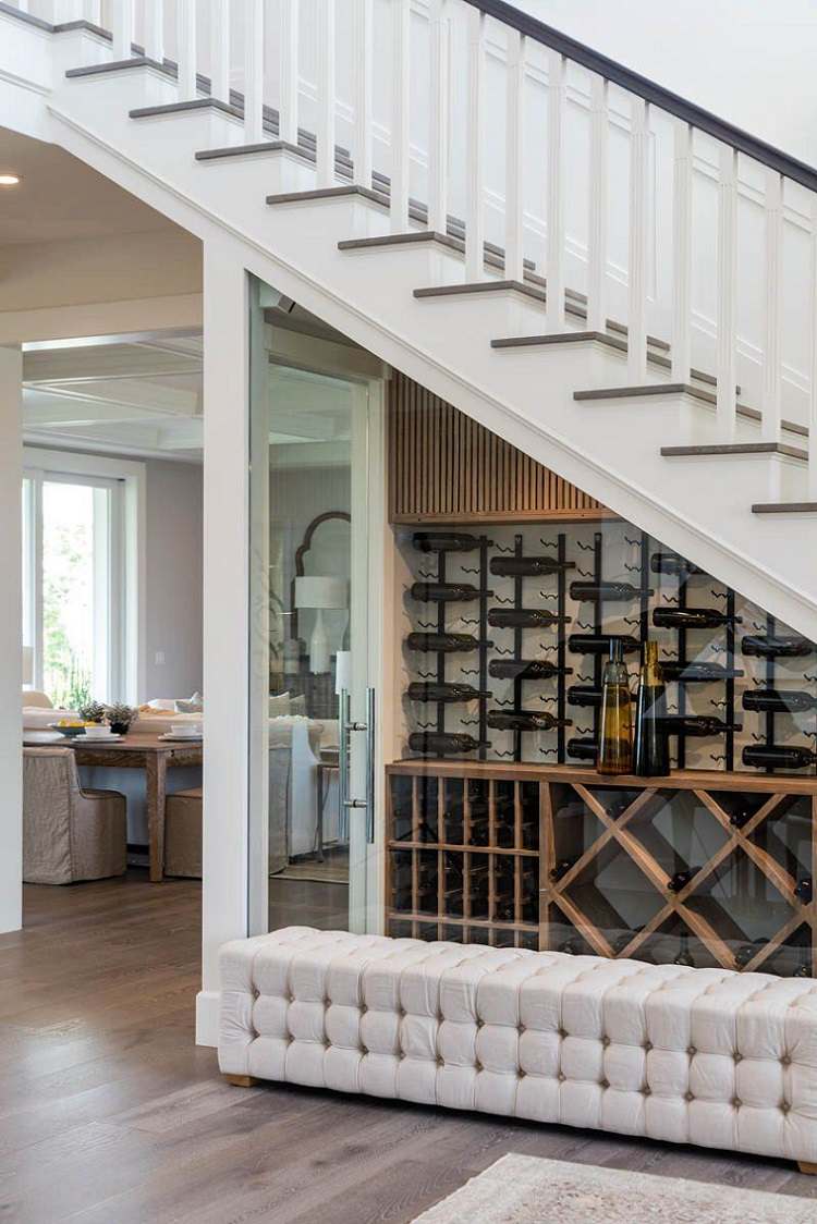 Porta-vinhos sob as escadas pequenas idéias de design de corredores Projetos de DIY fáceis