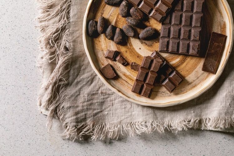 O cacau no chocolate amargo tem um efeito anti-hipertensivo