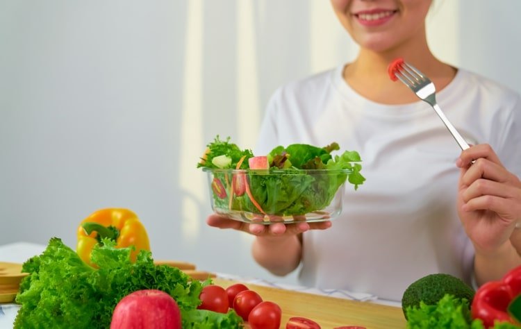 Vegetais de folhas verdes como alimento contra a hipertensão graças ao potássio