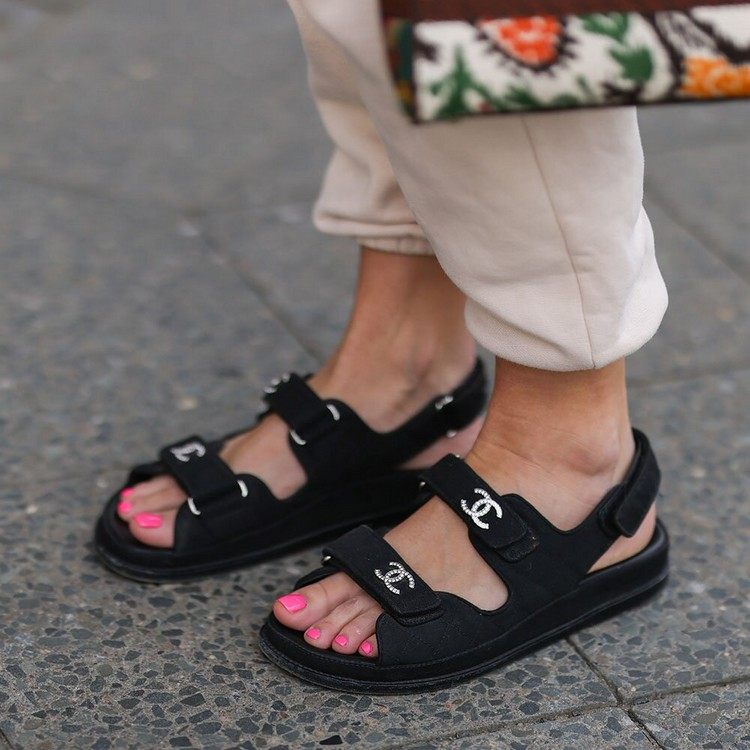quais são as tendências de calçados do Dad Sandals que sapatos estão na moda neste verão