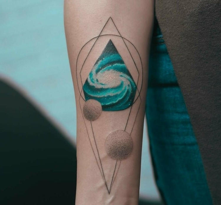 Desenho de tatuagem de antebraço para mulheres tatuagens de espaço geométrico
