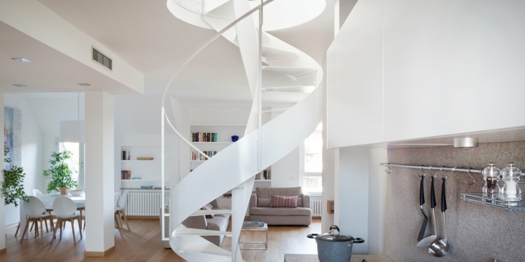 sala de estar cozinha compacta escada em espiral dentro de vidro branco de aço