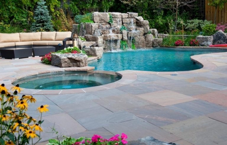 Whirlpool-garden-ideas-stones-natural look-modern