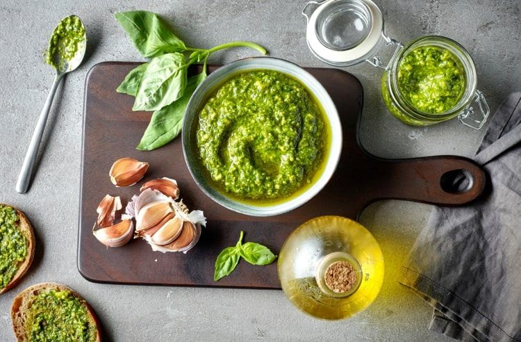 Congele pesto DIY com outras especiarias e pronto para usar