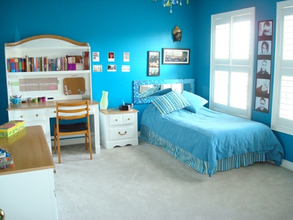 móveis infantis-madeira-clara-azul-paredes