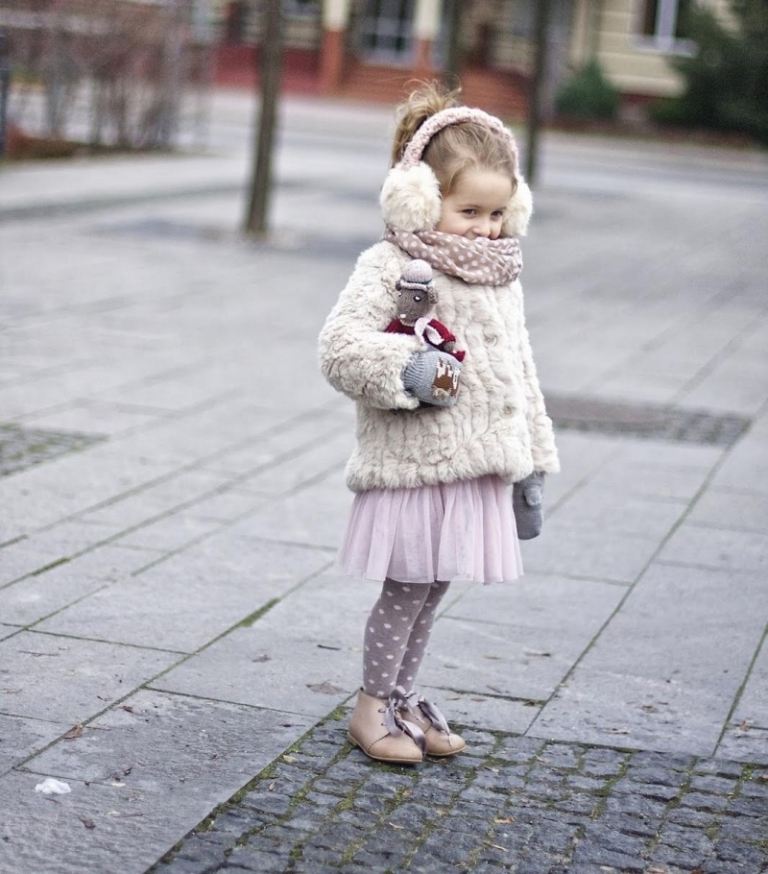 ideias-menina-roupa-casaco-de-inverno-luvas-de-pele-com-tema-criança