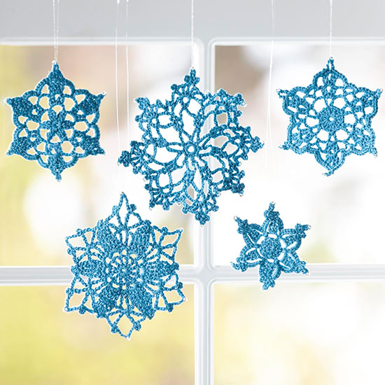 Decoração de Natal com flocos de neve crochê guirlanda de decoração de janela