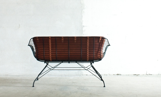 Sofá de couro preto-frame de metal-steel-black-laquered-wire