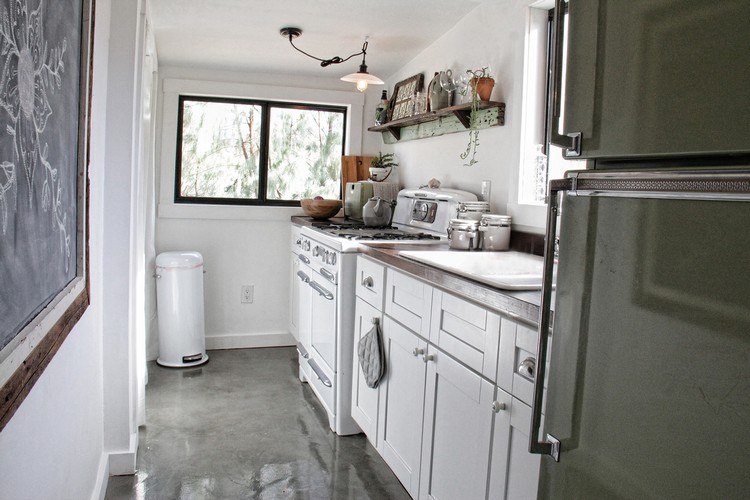 living-bohemian-style-kitchen-white-fronts-single-line