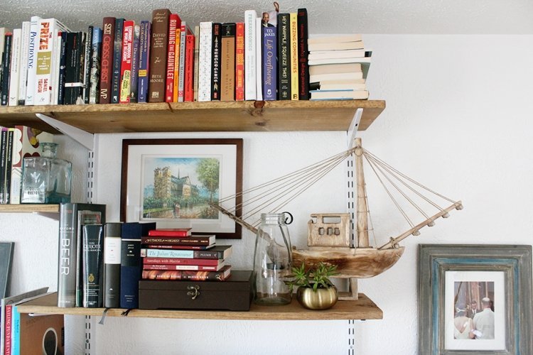 Build-your-own-wall-unit-Instructions-wood-shelves-open-books-deco-ship