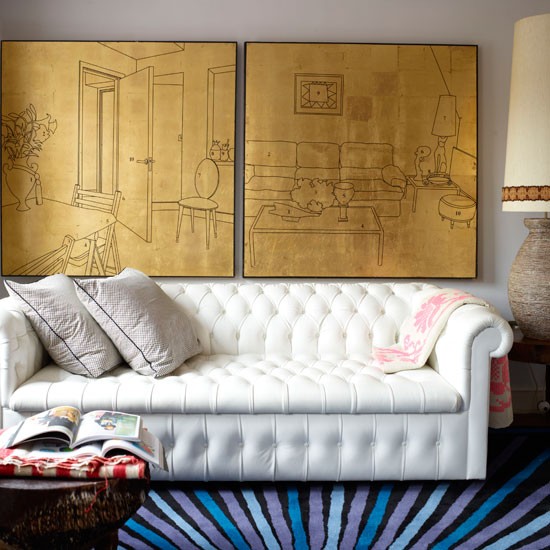 sala de estar com sofá de couro branco moderno