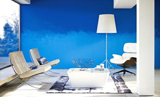 Pinte a sala de estar misturando cores azuis
