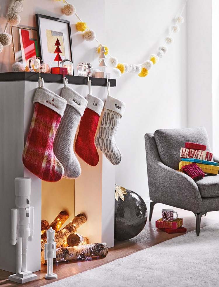 Decore sua sala de estar para o Natal em vermelho e cinza