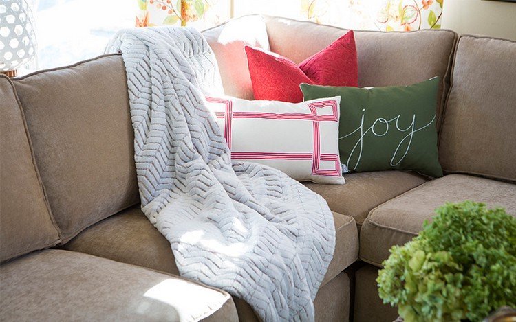 Decorações de Natal para ideias de sofás com almofadas