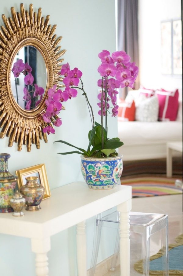 Vaso-violeta-orquídeas-radiante-tendência-cor-acessórios para casa-sala de estar