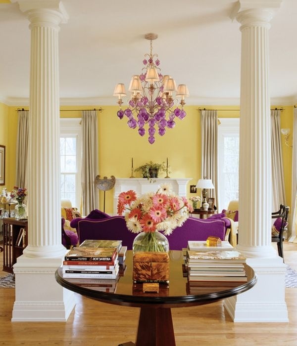 Sala de estar-design-na-tendência-cor-2014-orquídea-lilás-eclética-casa-acessórios