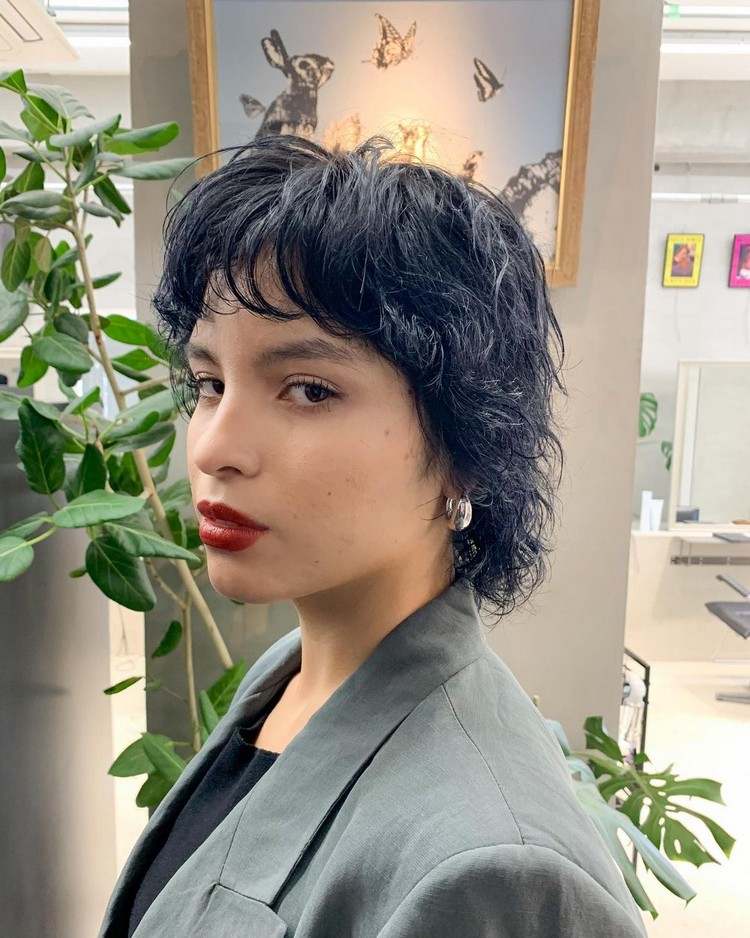 Tendências de penteado curto de corte de cabelo de lobo 2021