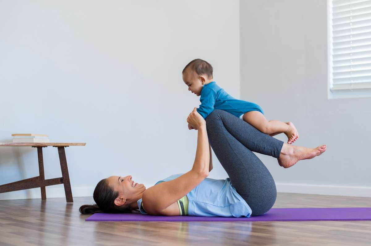 programa de fitness para mulheres em casa plano de exercícios para mulheres sem equipamento