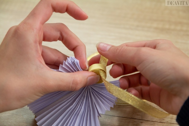 decorações de natal feitas de papel instruções anjo dobradura ornamento faça você mesmo