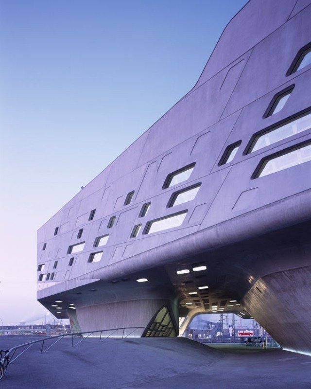 Museu da ciência Phaeno construção Hadid Wolfsburg abertura de janela de design de fachada