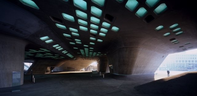 Museu da ciência de Phaeno espetacular estrutura de edifício de concreto lighting-design-light-staging