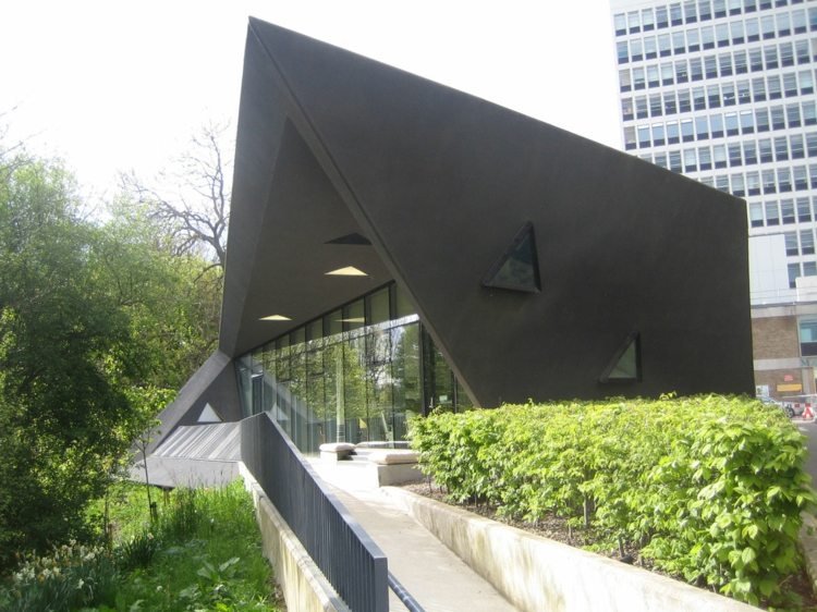 zaha hadid projetou edifícios maggies-center-cancer-scotland-black-facade