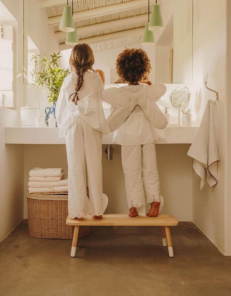 Torne os banheiros adequados para crianças com o Zara Home