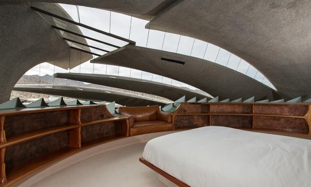 Interior futurista do quarto - construção lúdica do telhado