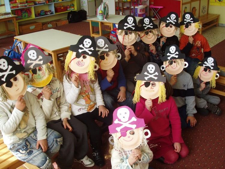 jardim de infância carnaval ideias máscaras funileiros piratas