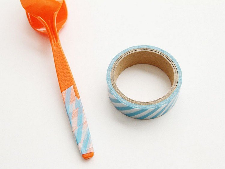 mexer chocalho colher de plástico em fita washi